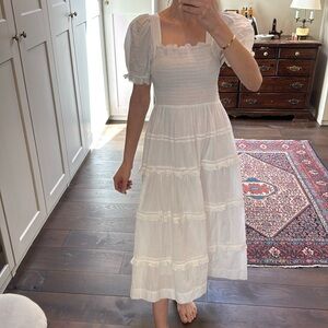 Elegant White Maxi Dress by the Great, the perfect bohemian chic summer vibes